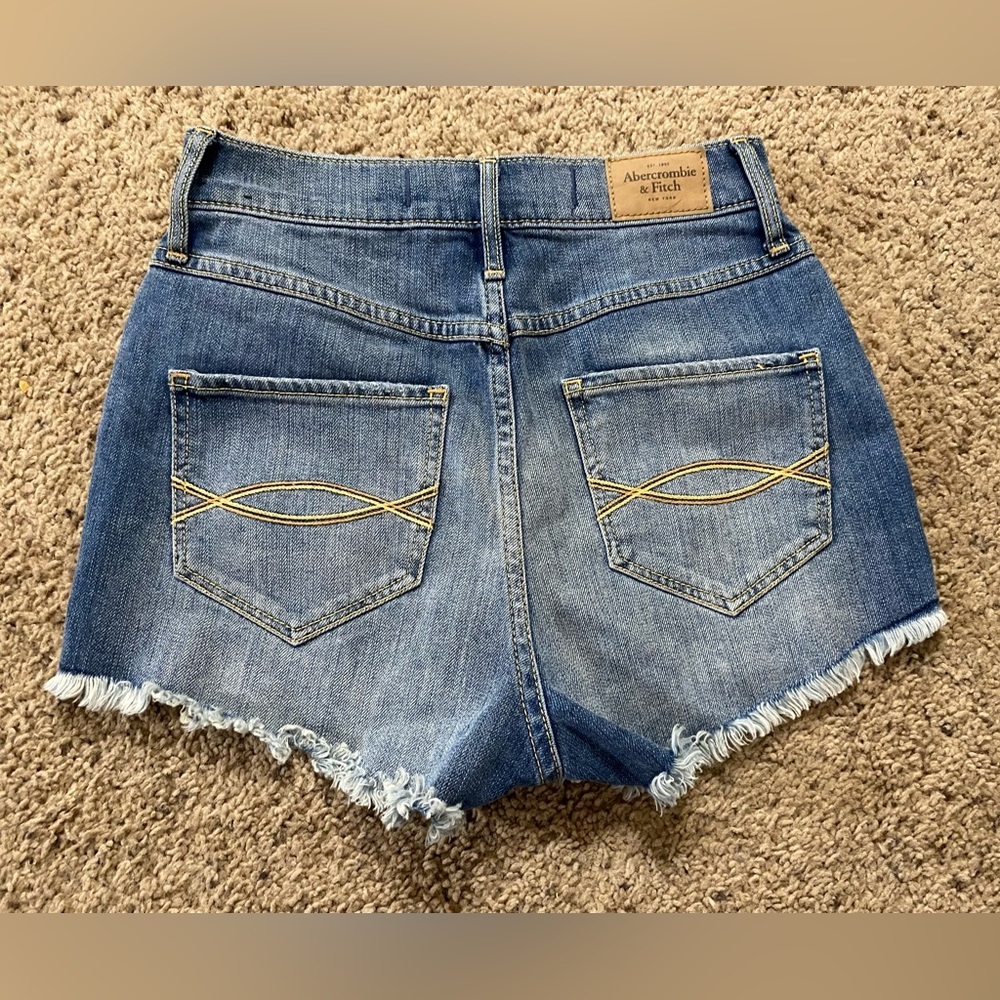 Abercrombe B Fitch Jean Shorts Size 00 - Picture 4 of 6